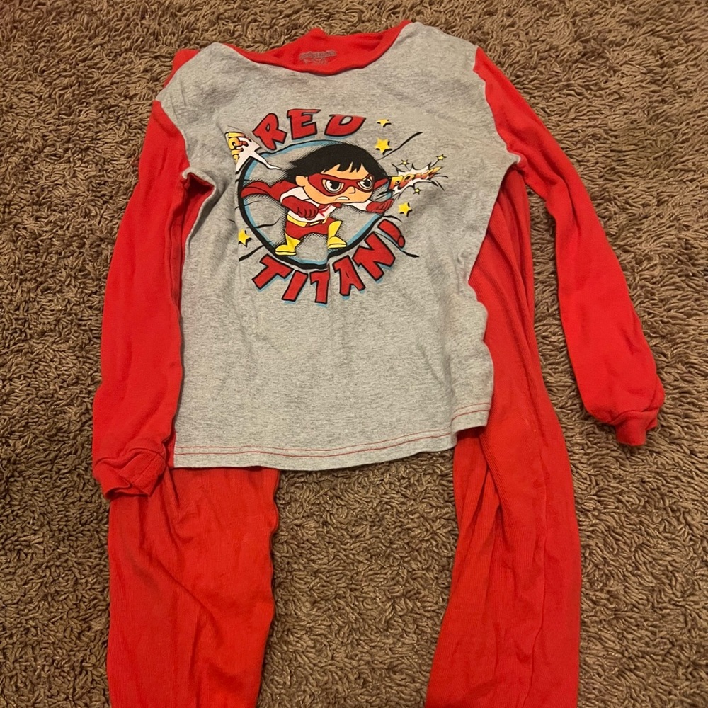 Size 8 Pajams bundle boys
